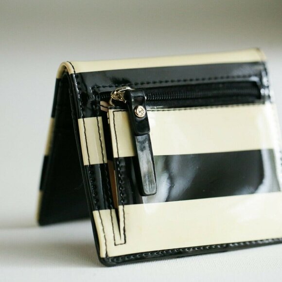 Kate Spade Classic Ivory Black Patent Wallet - Picture 4 of 9